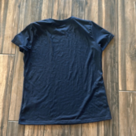 Nike women’s top - Picture 3 of 3